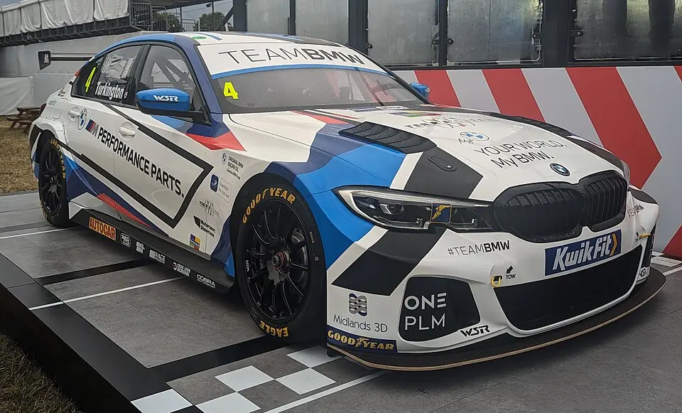 BMW 330e M Sport (BTCC)